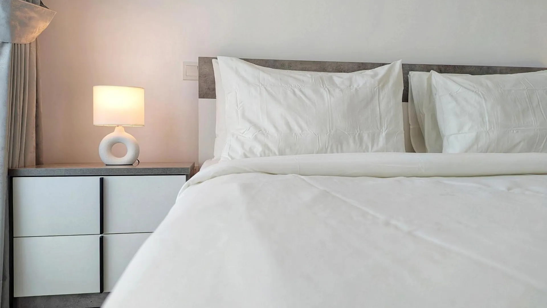 Stylish Fully Furnished 1Bh Apartment Close By Dubai Science Park, Dubai Miracle Garden And Butterfly Garden