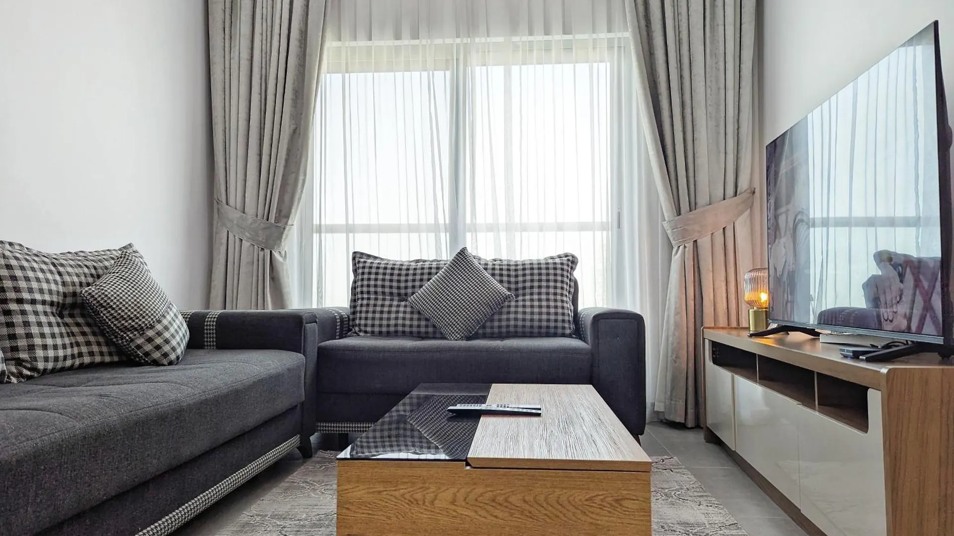 Stylish Fully Furnished 1Bh Apartment Close By Dubai Science Park, Dubai Miracle Garden And Butterfly Garden 0*,  United Arab Emirates