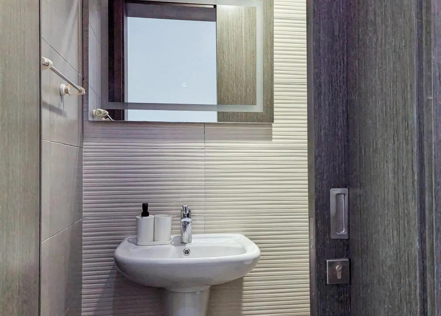 Stylish Fully Furnished 1Bh Apartment Close By Dubai Science Park, Dubai Miracle Garden And Butterfly Garden