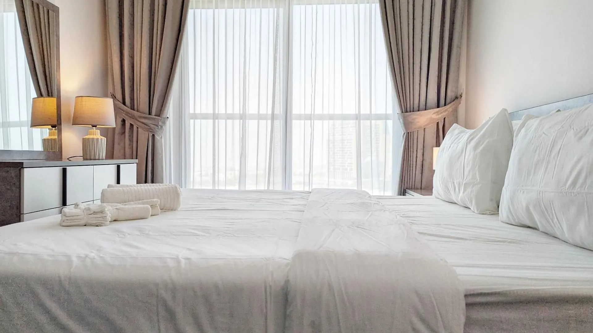 Stylish Fully Furnished 1Bh Apartment Close By Dubai Science Park, Dubai Miracle Garden And Butterfly Garden